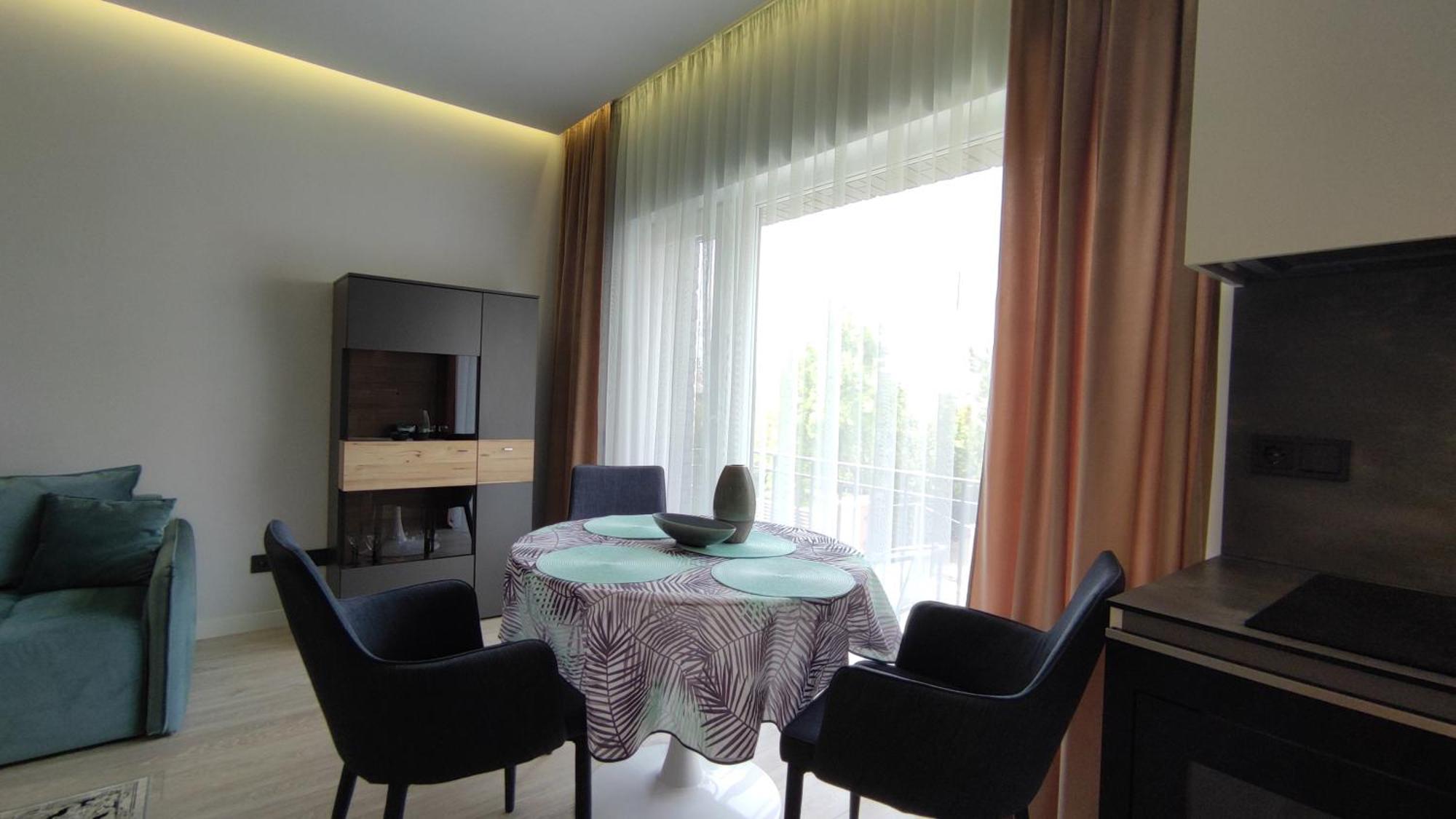 New J&R Apartment Near Girstutis, Free Private Parking & Self Check-In 考纳斯 外观 照片