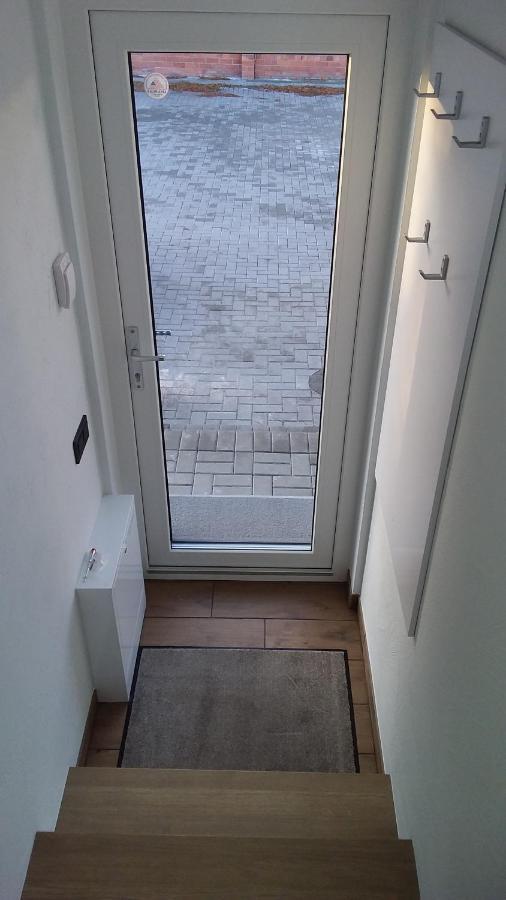 New J&R Apartment Near Girstutis, Free Private Parking & Self Check-In 考纳斯 外观 照片