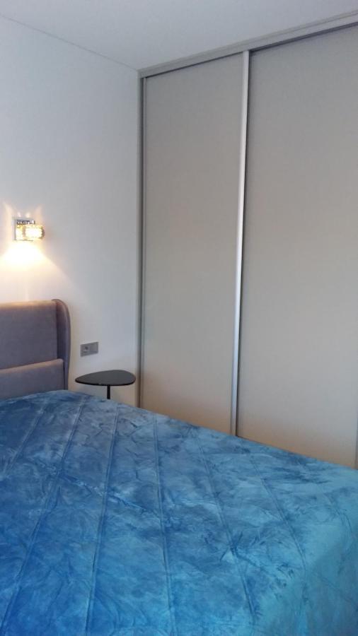 New J&R Apartment Near Girstutis, Free Private Parking & Self Check-In 考纳斯 外观 照片